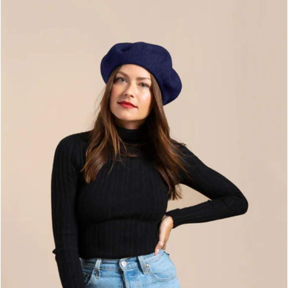 Classic Parisian Wool Beret in Dark Navy, One Size Fits All - Picture 1 of 6